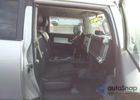 2007 Toyota Fj Cruiser z USA, uszkodzony, nr VIN JTEBU11F170028885